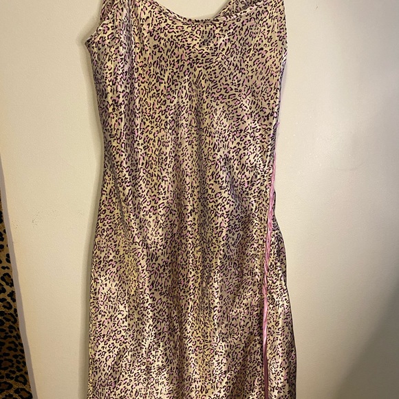 Lasenza leopard slip on dress with pink ribbon - Picture 2 of 7